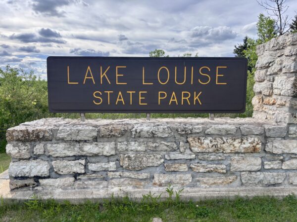 Lake Louise State Park sign